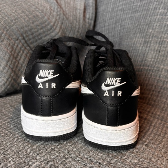 Nike Air Force 1 Low White Swoosh Panda. Youth 5.5. 🐼 - Picture 4 of 6